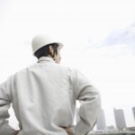 後ろ姿の作業員